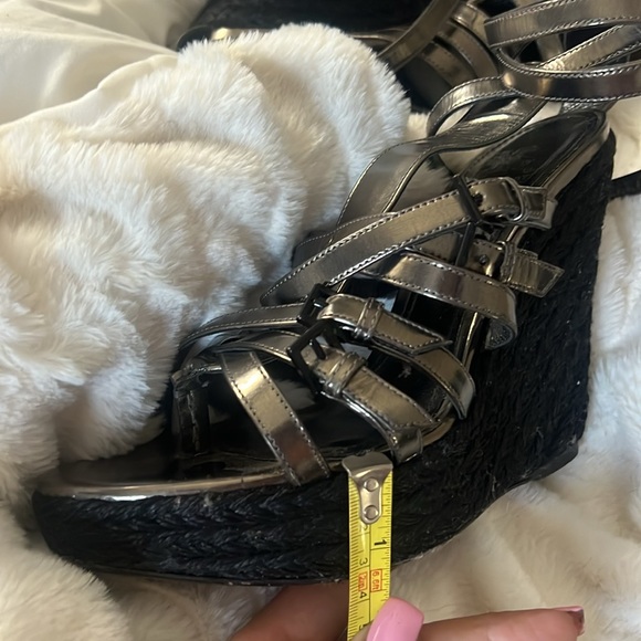 Burberry wedges in black / metallic size 9 - Picture 9 of 9